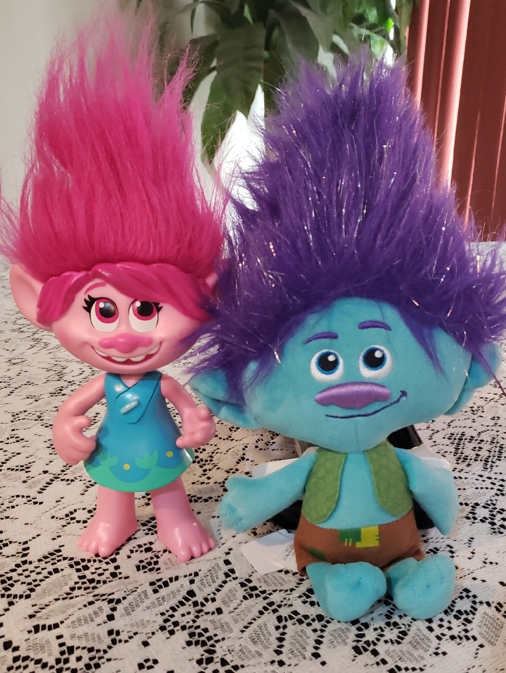 Poppy and Branch from movie Trolls.